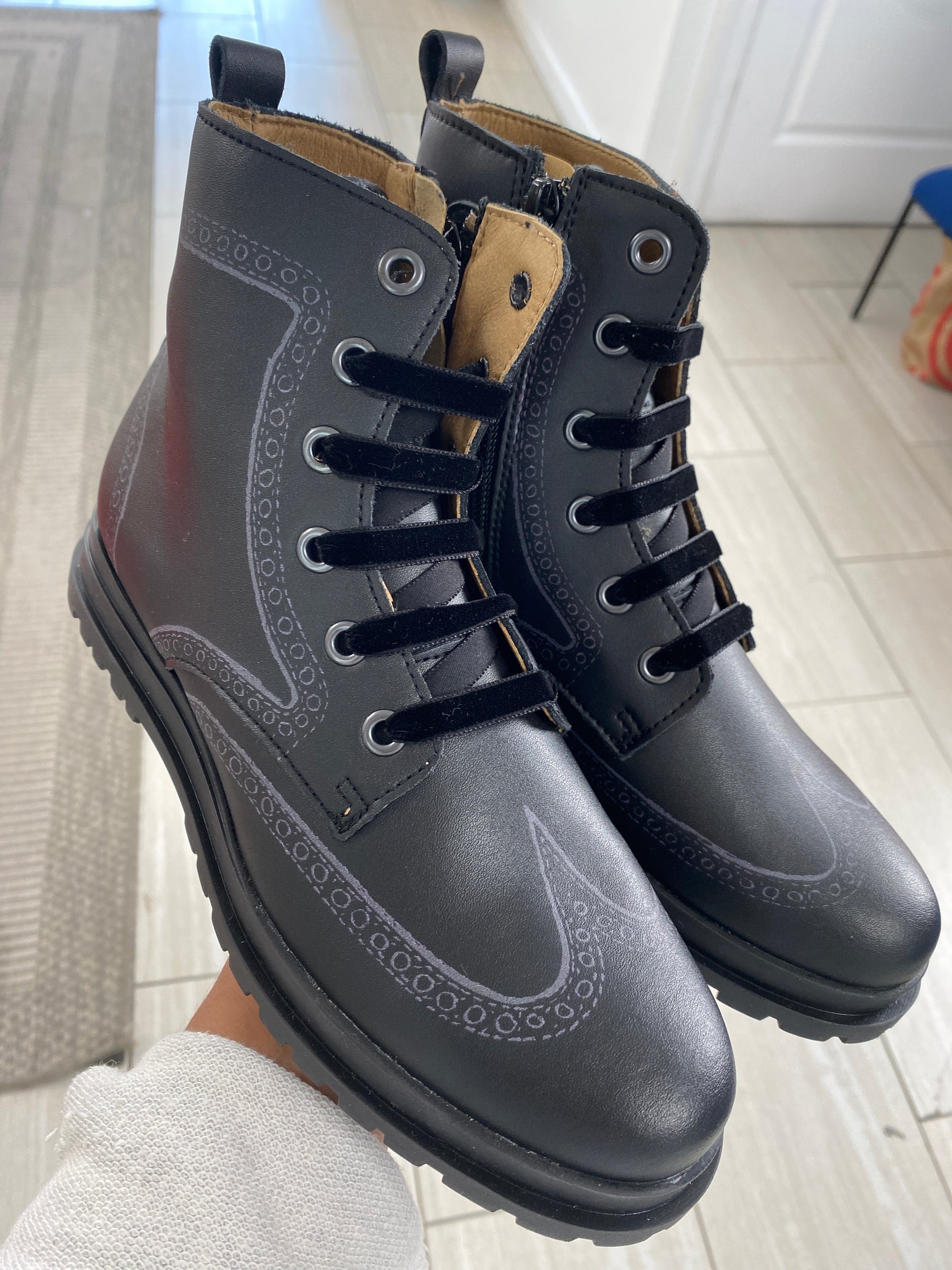 Porte Black Wing Print Boot-Tassel Children Shoes