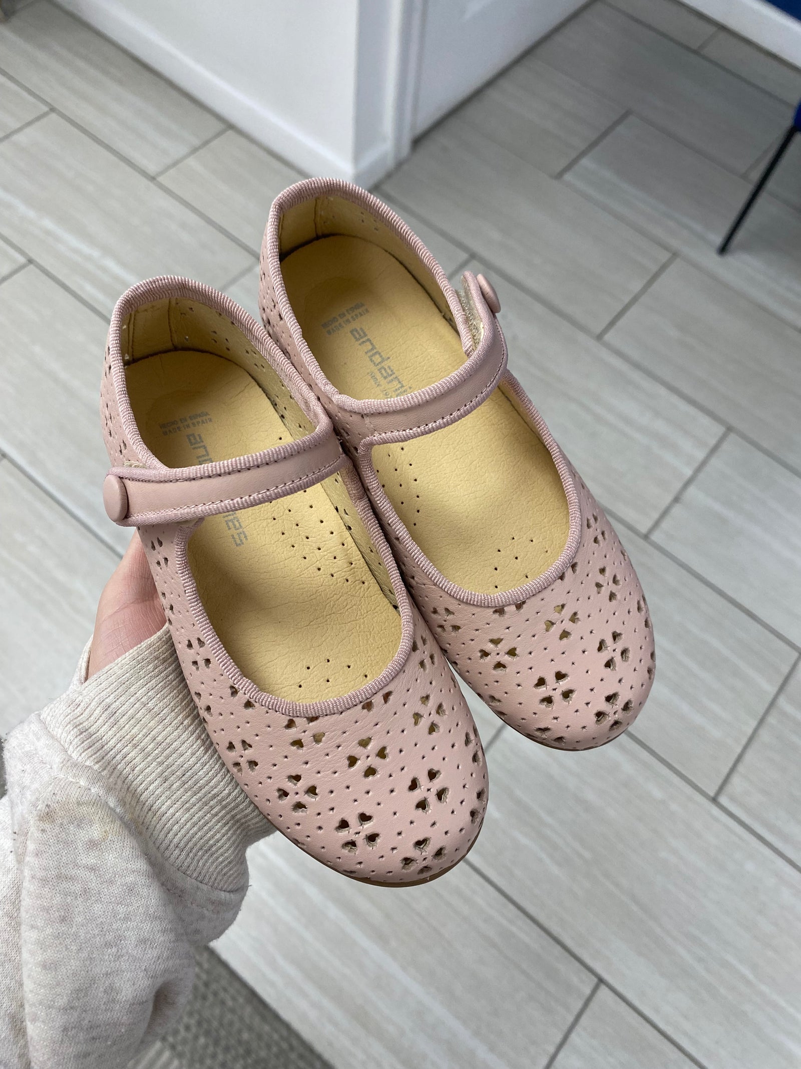 Andanines Mauve Heart Perf Mary Jane-Tassel Children Shoes