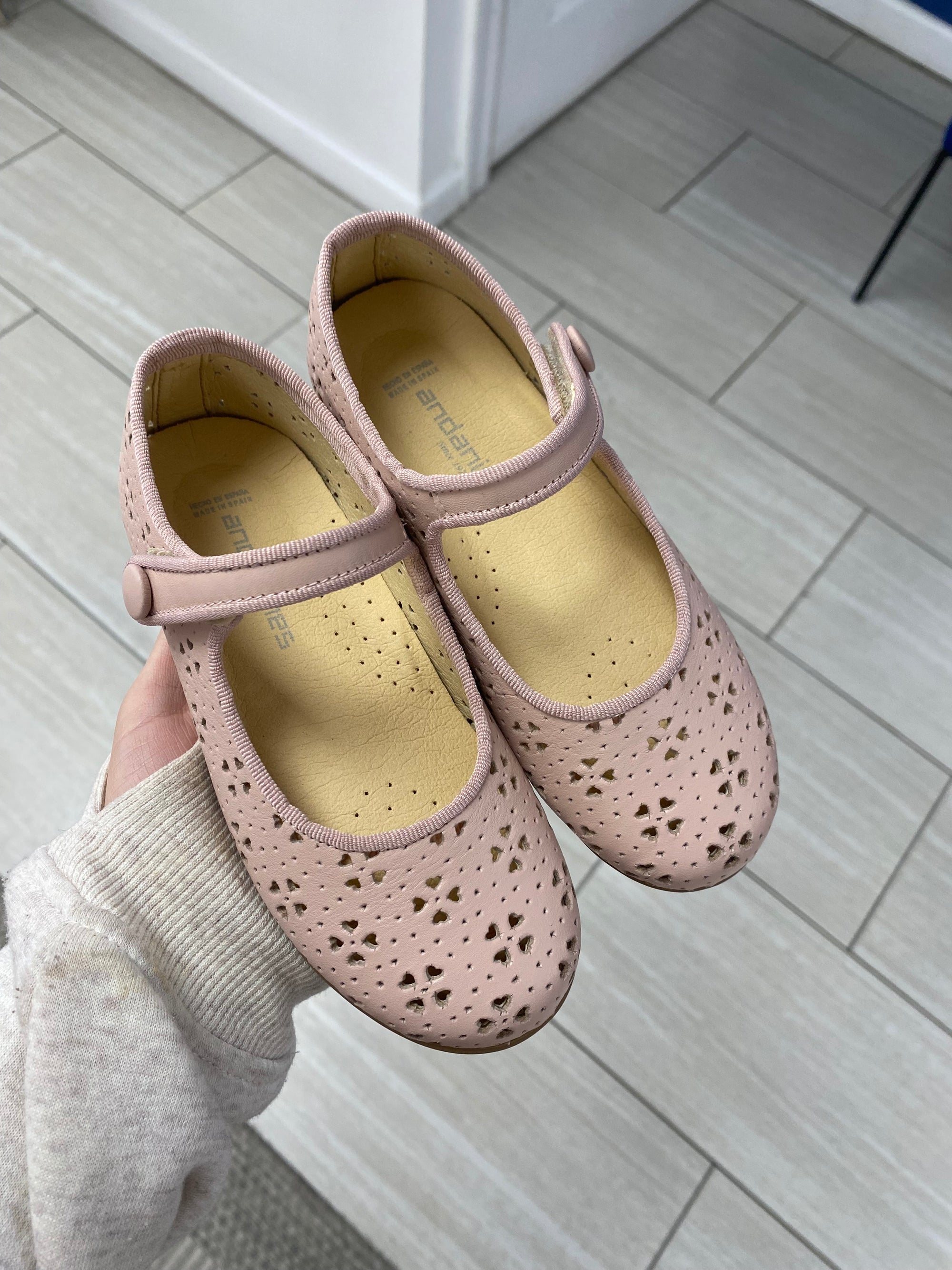 Andanines Mauve Heart Perf Mary Jane-Tassel Children Shoes