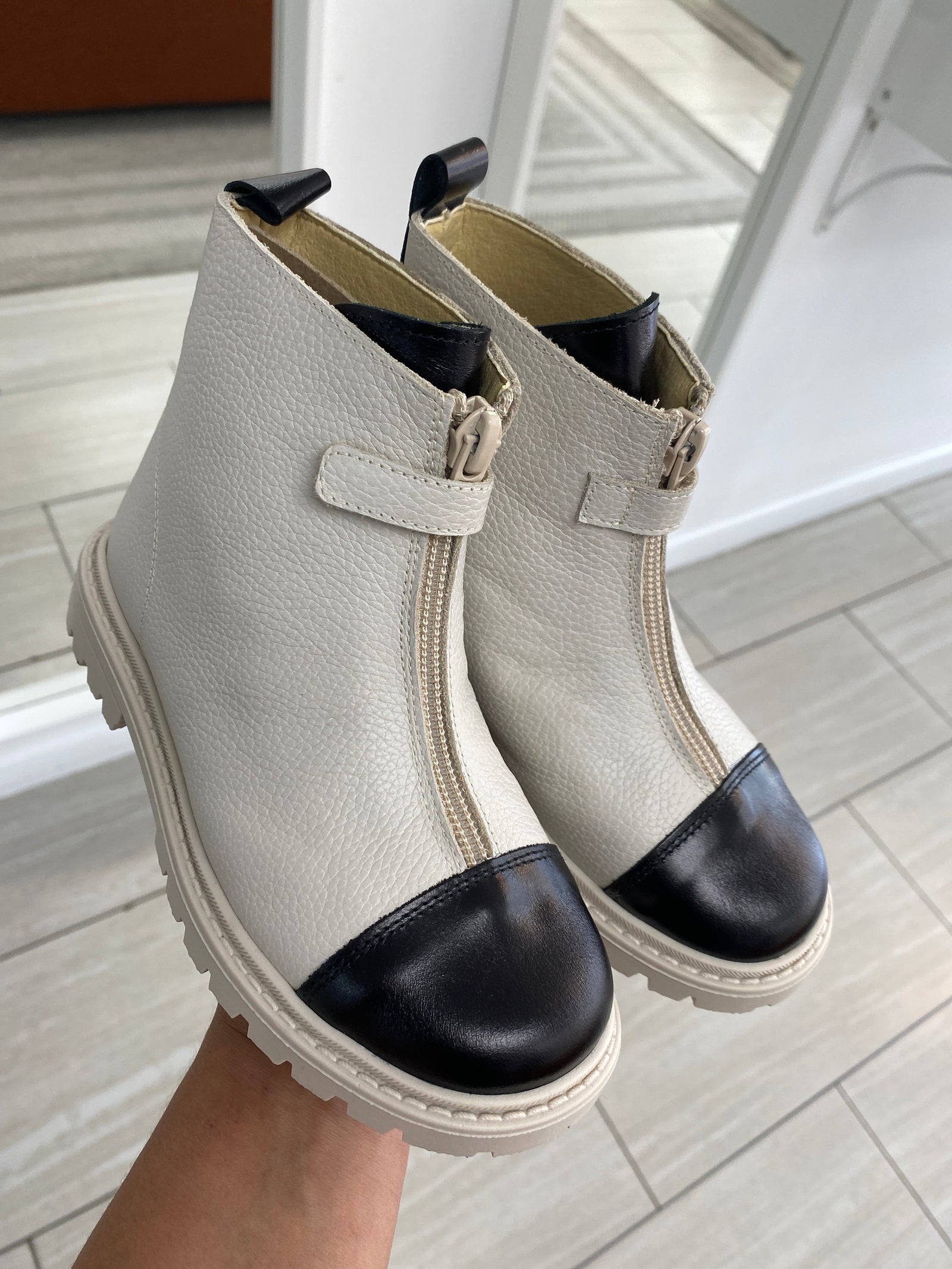 Andanines Cream and Black Captoe Zipper Boot-Tassel Children Shoes