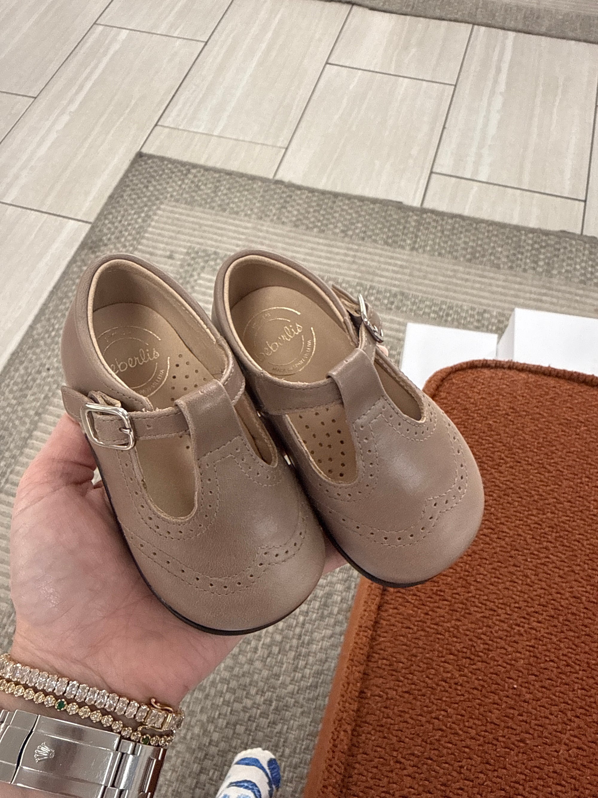 Beberlis Taupe Brown Baby T Strap