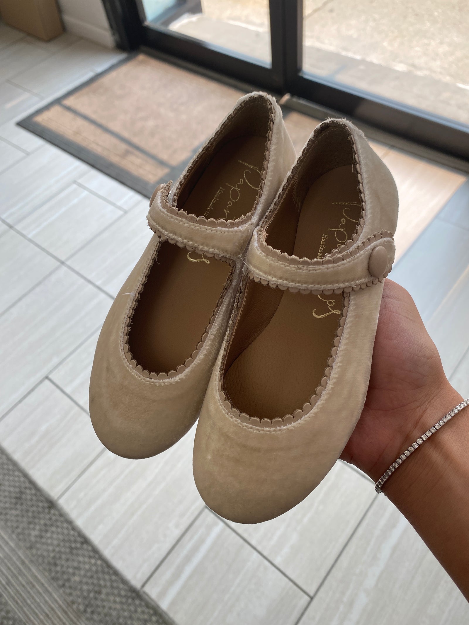 Papanatas Off White Velvet Scalloped Mary Jane-Tassel Children Shoes