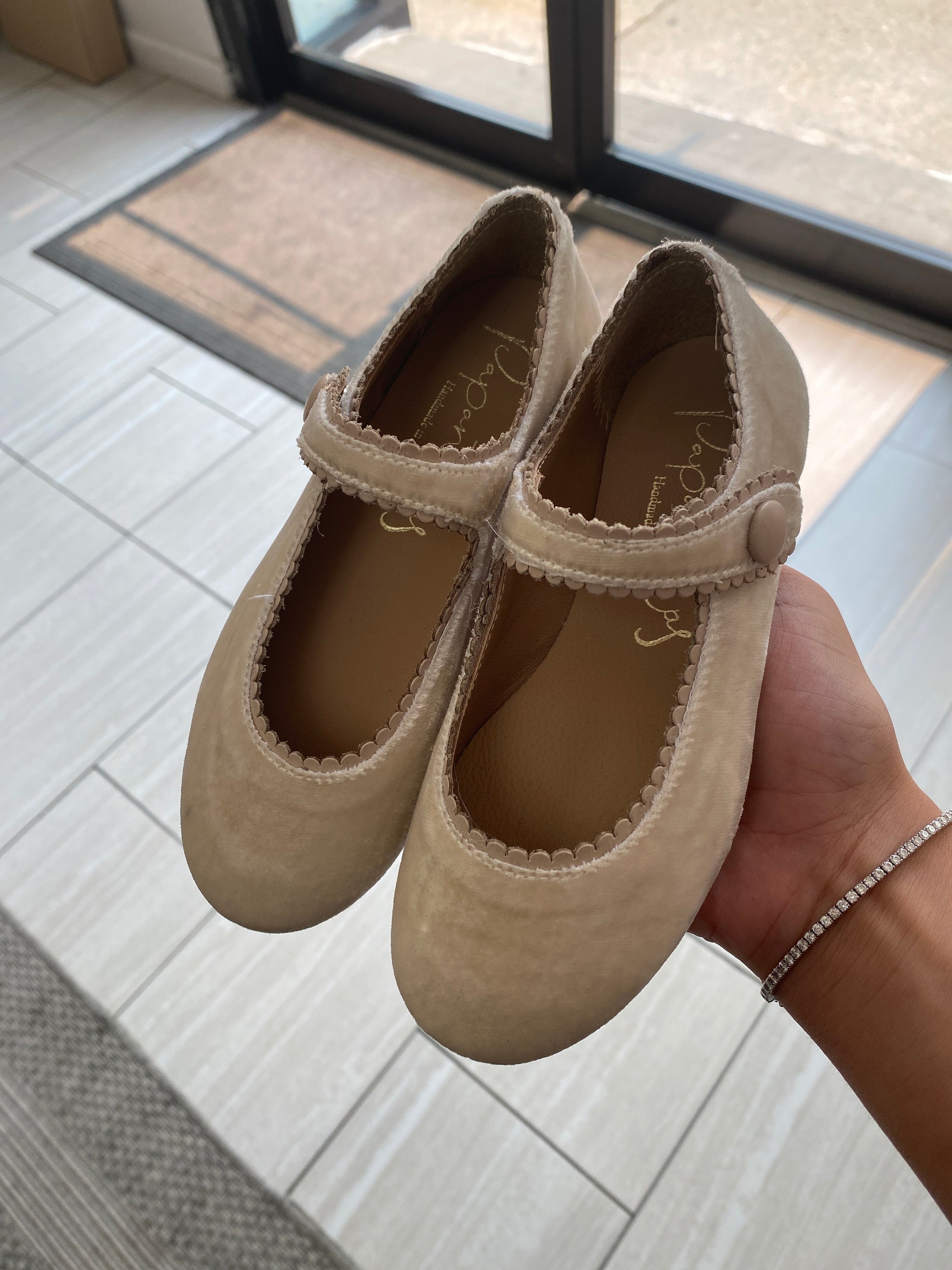 Papanatas Off White Velvet Scalloped Mary Jane-Tassel Children Shoes