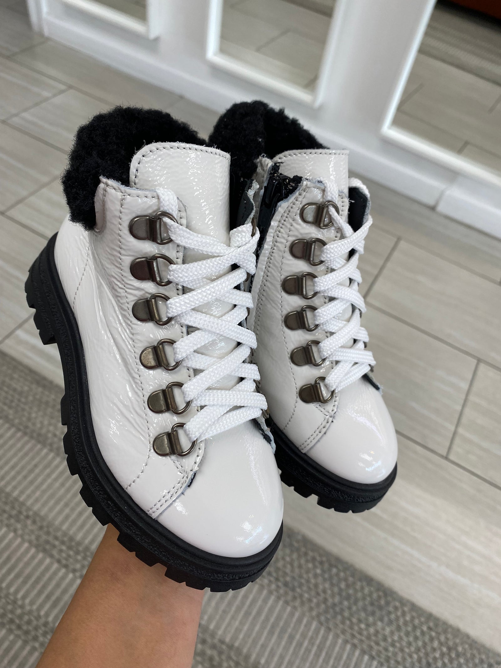 Blublonc White Patent Fur Collar Boot-Tassel Children Shoes