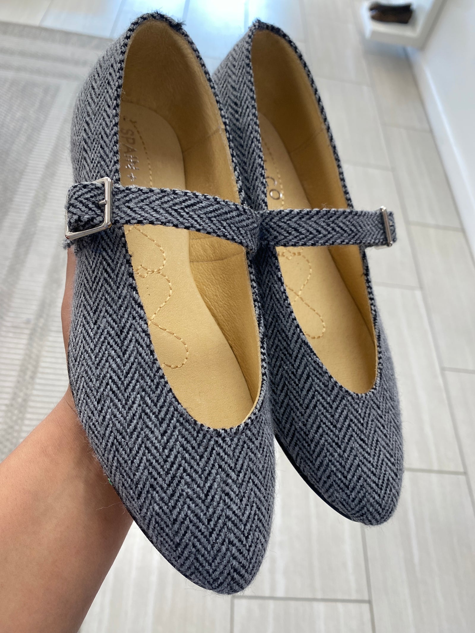 Spain+Co Gray Herringbone Strap Flat-Tassel Children Shoes