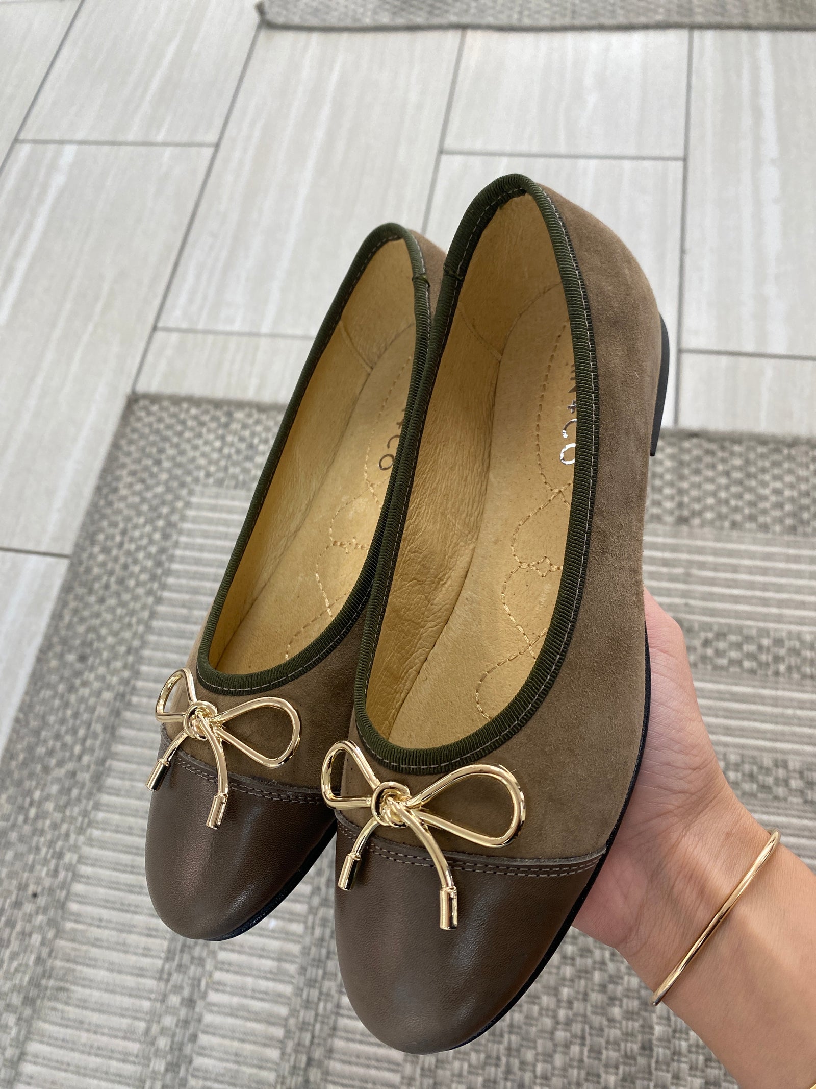 Spain+Co Brown Suede Captoe Metal Bow Flat-Tassel Children Shoes