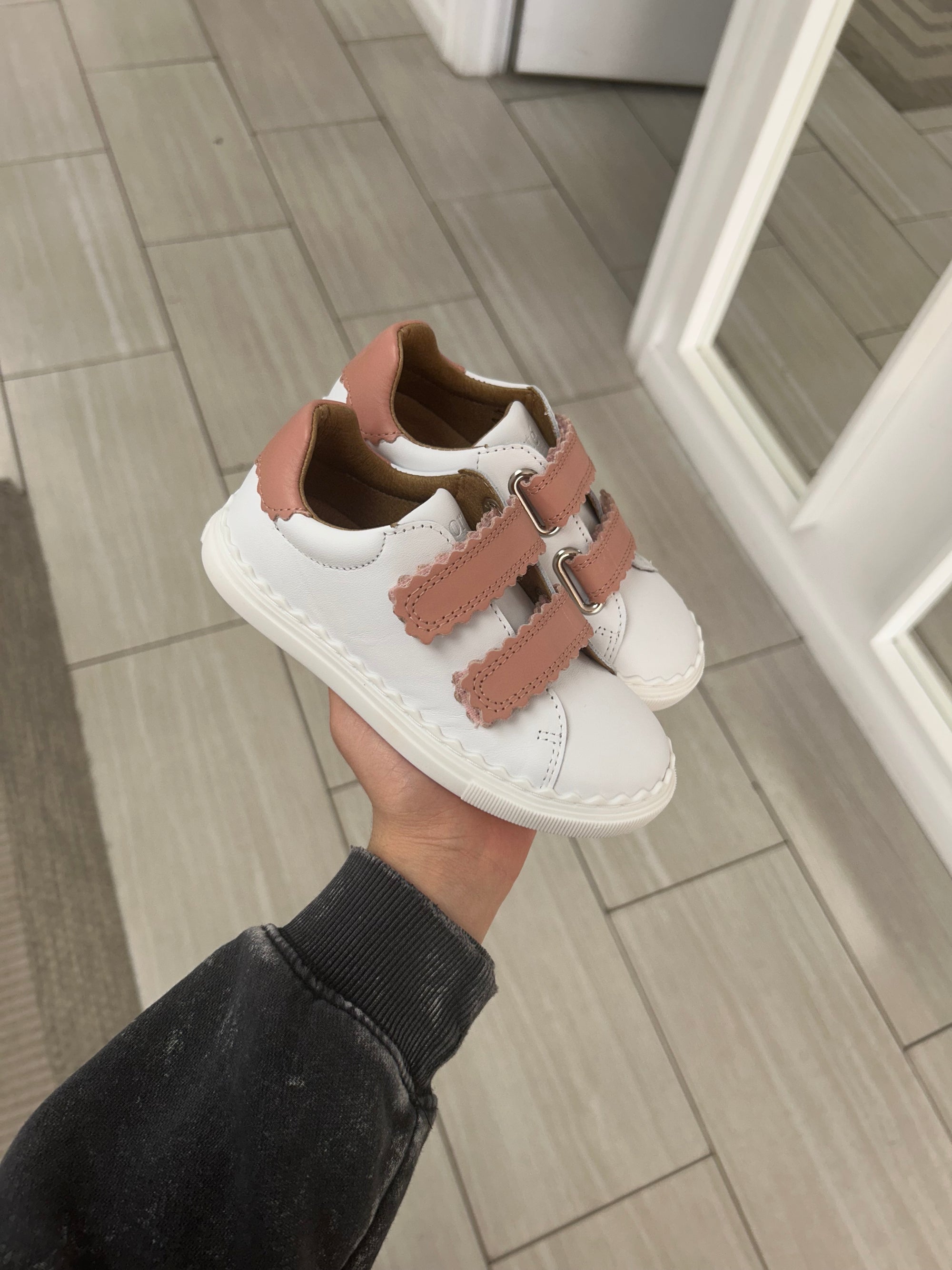 Porte White and Salmon Scalloped Velcro Sneaker-Tassel Children Shoes