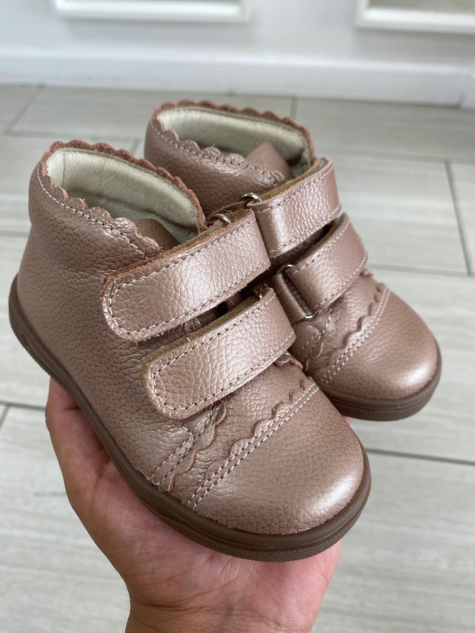 Emel Pearlized Pink Scalloped Baby Sneaker-Tassel Children Shoes