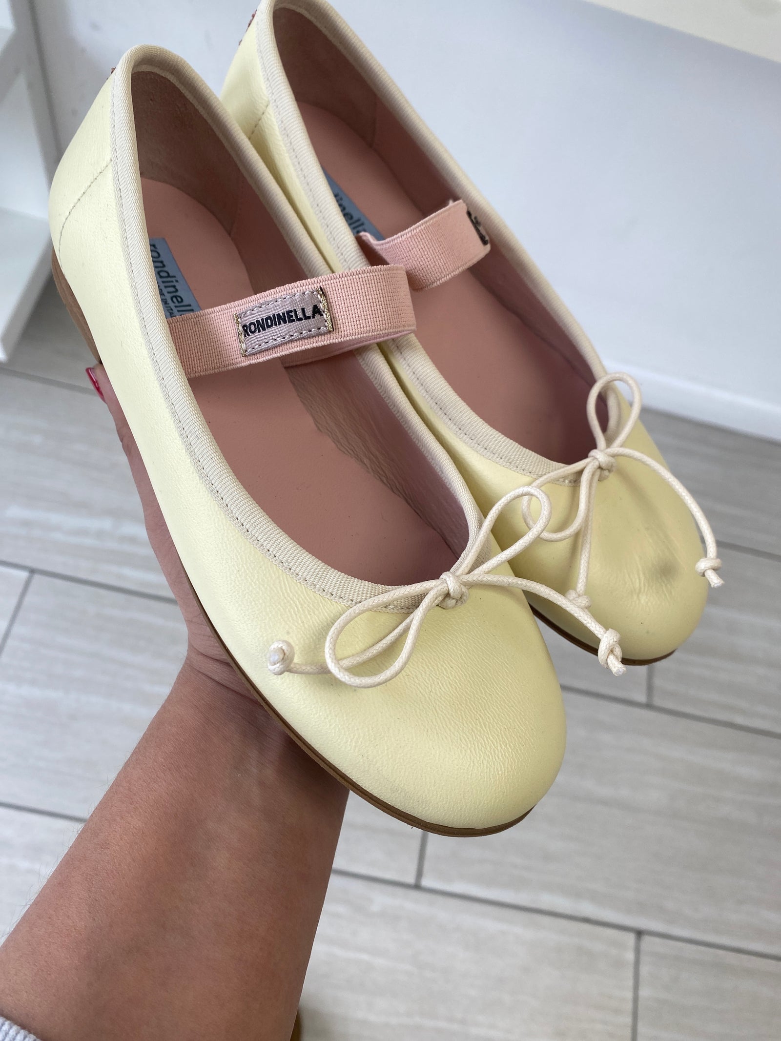 Rondinella Pale Yellow Bow Strap Flat-Tassel Children Shoes