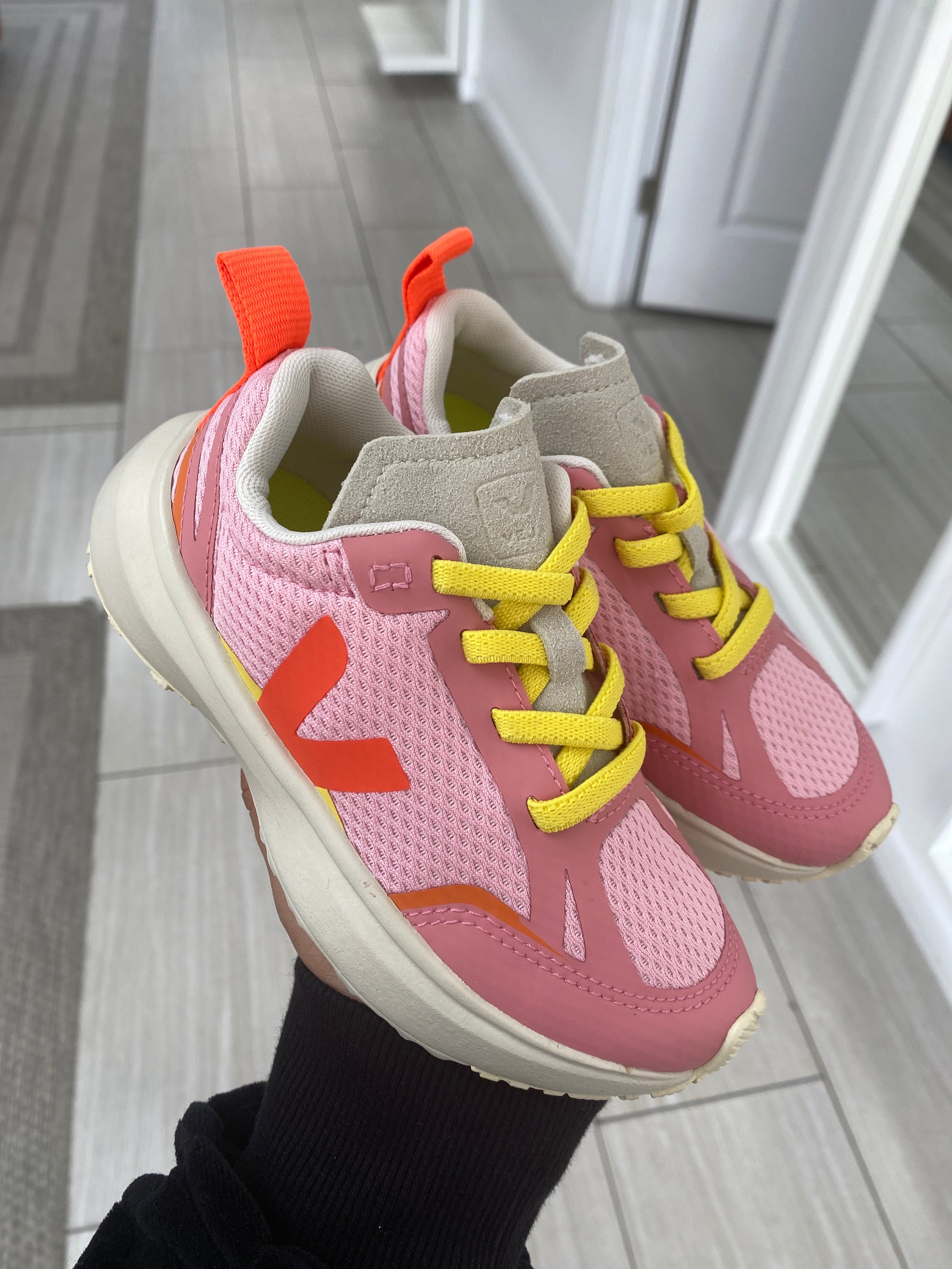 Veja Guimauve Fluo Elastic Sneaker-Tassel Children Shoes