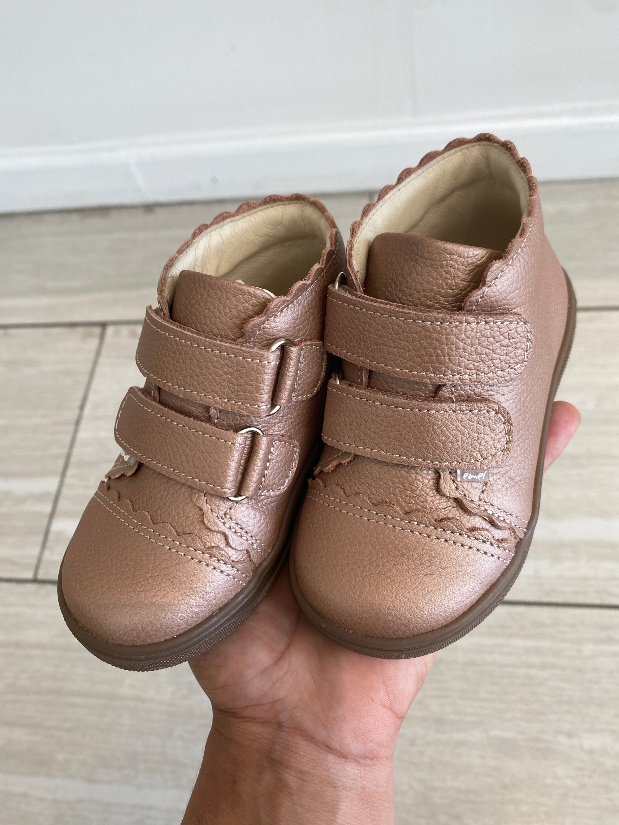Emel Pearl Pink Scalloped Baby Sneaker