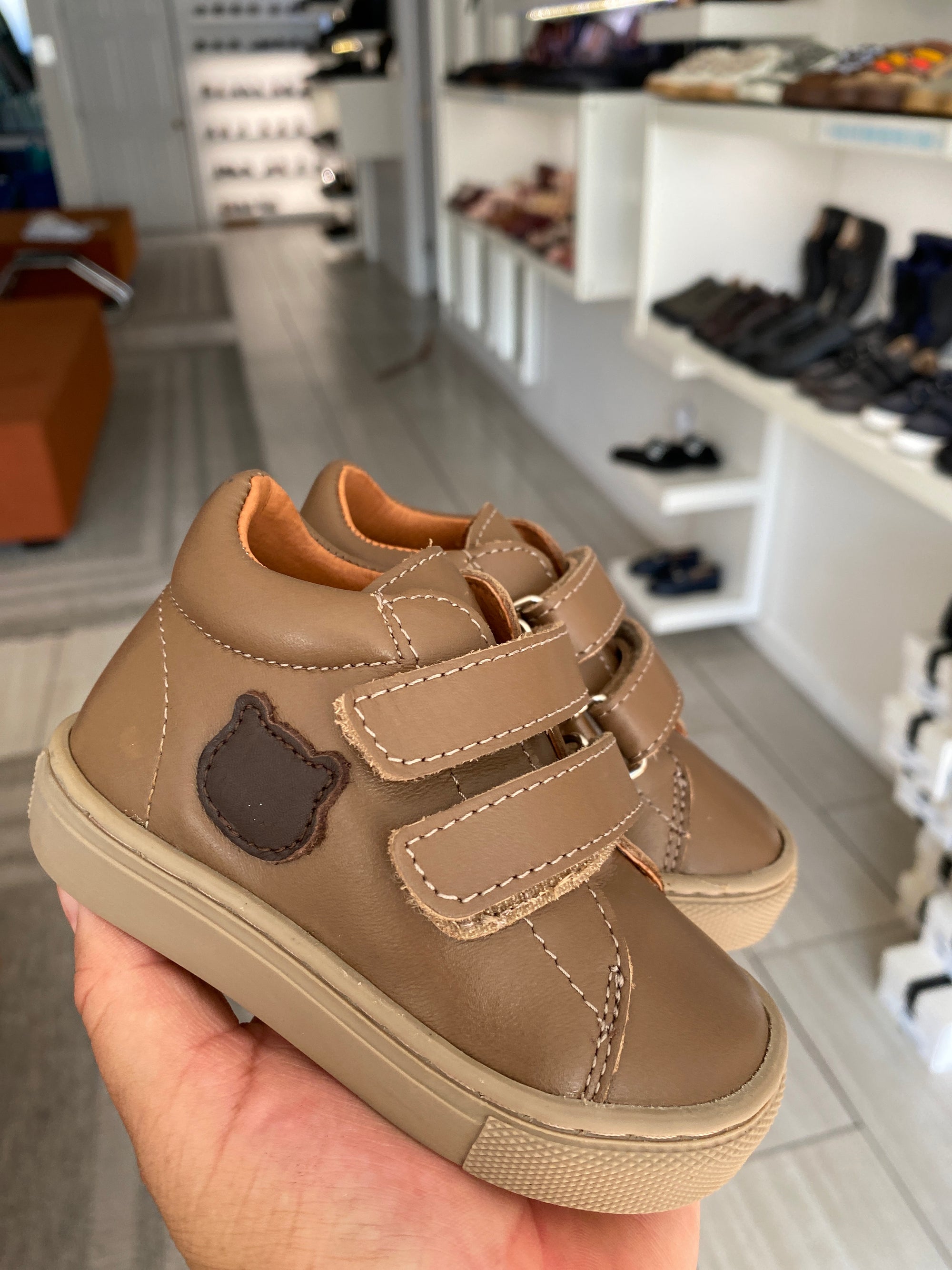 Atlanta Mocassin Taupe Bear Baby Sneaker
