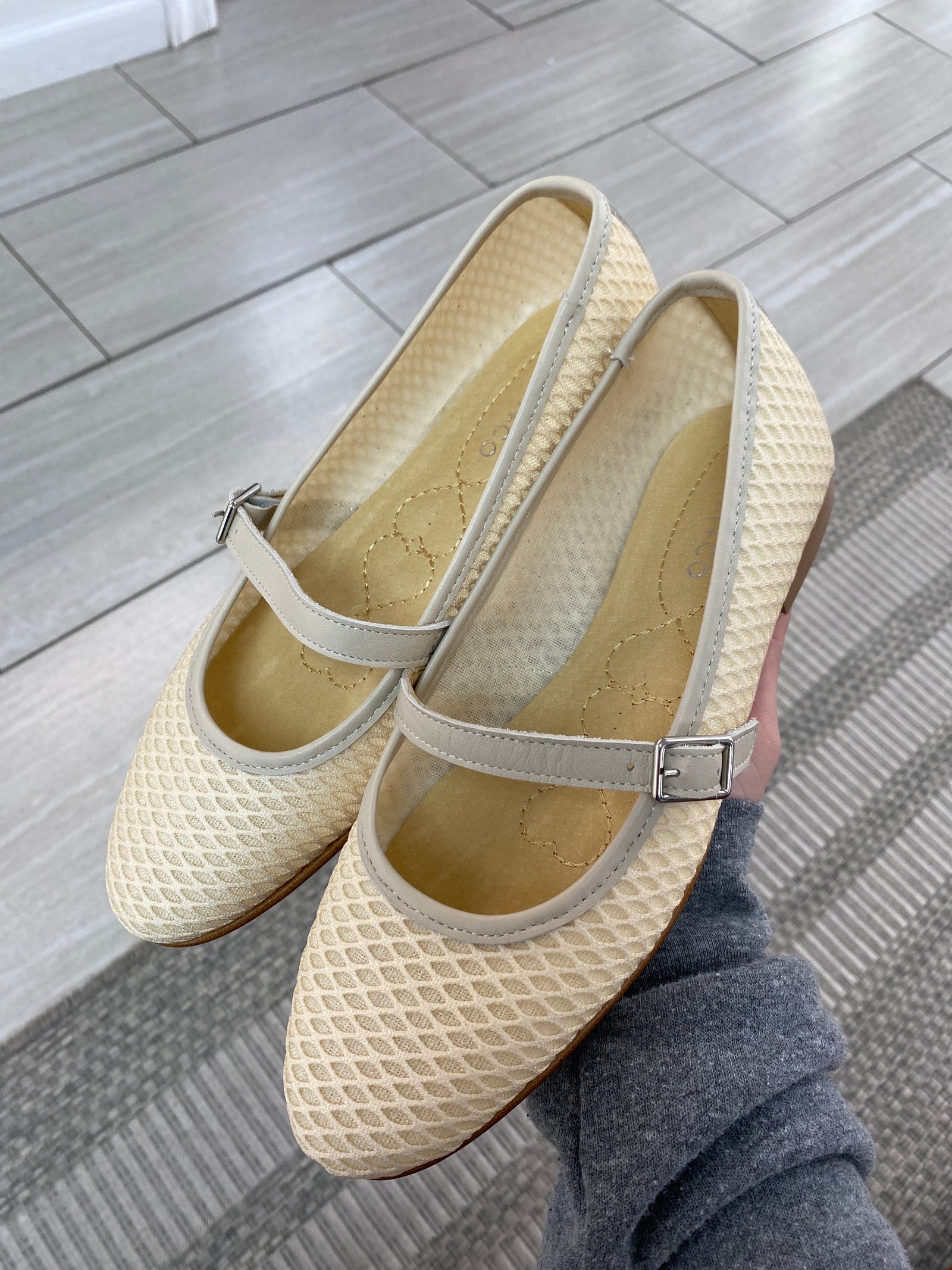 Spain+Co Beige Mesh Strap Flat-Tassel Children Shoes