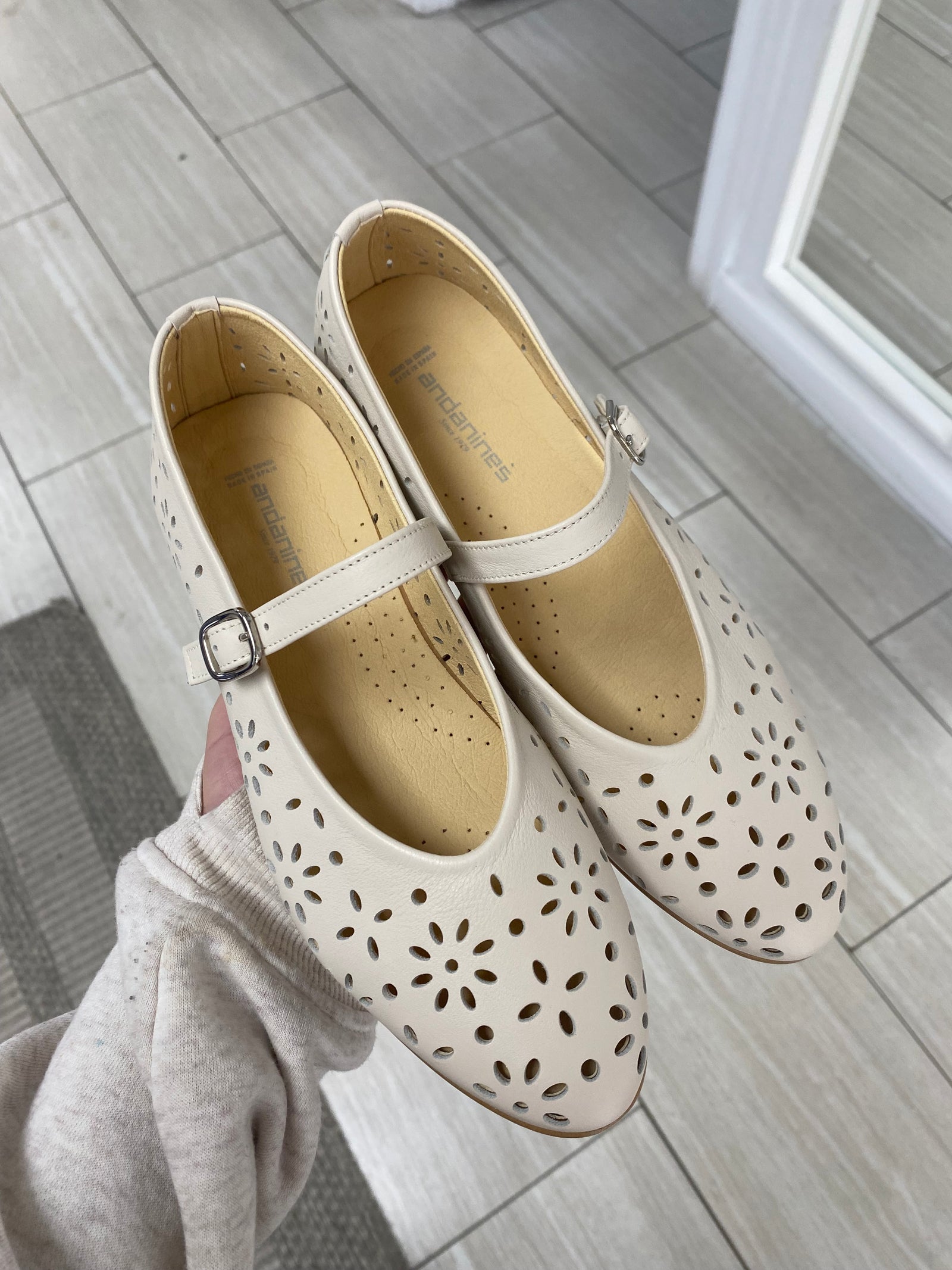 Andanines Beige Laser Cut Pointed Mary Jane-Tassel Children Shoes