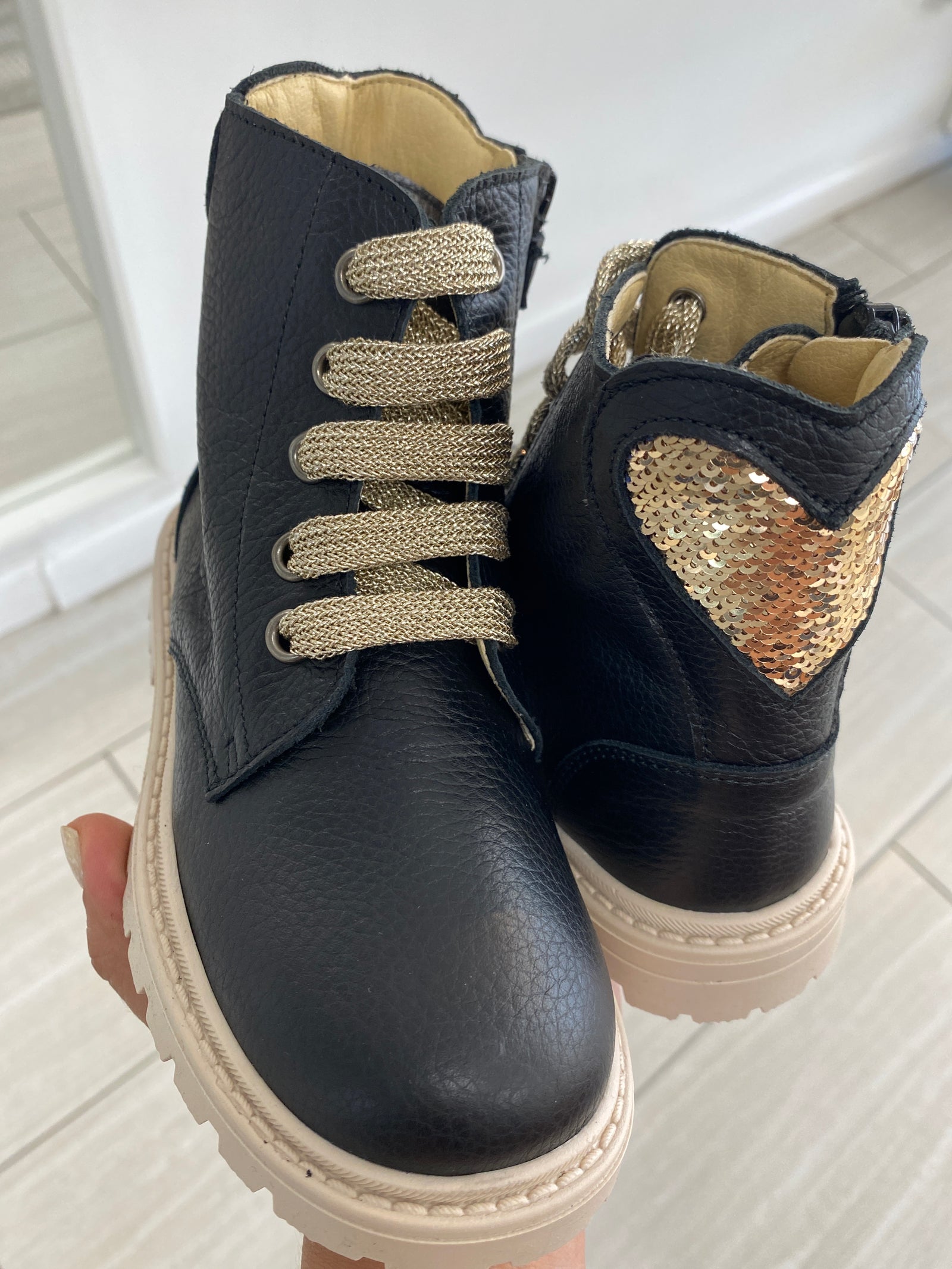 Andanines Black Leather Heart Boot-Tassel Children Shoes