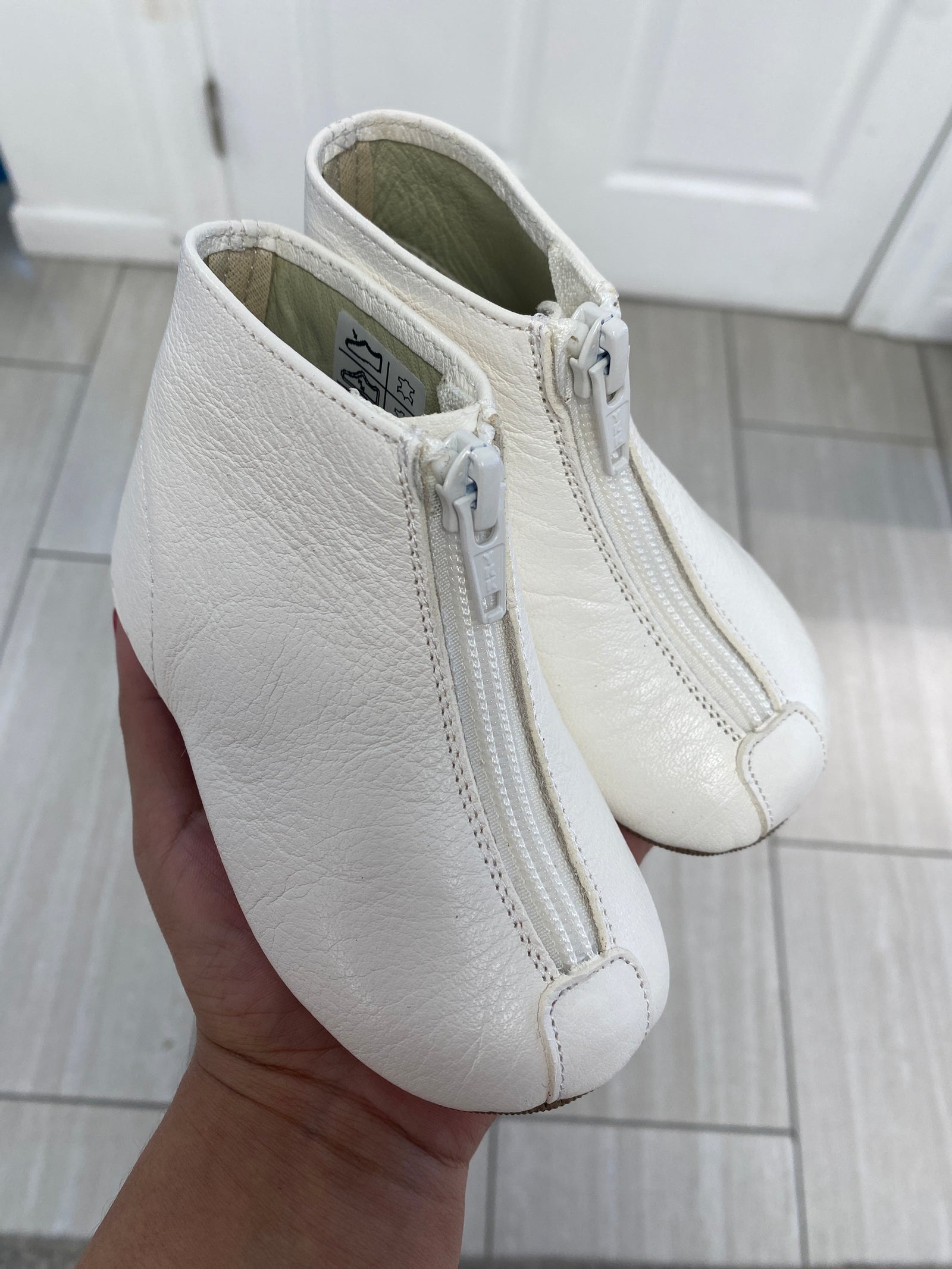 Pepe Ivory Leather Zipper Bootie