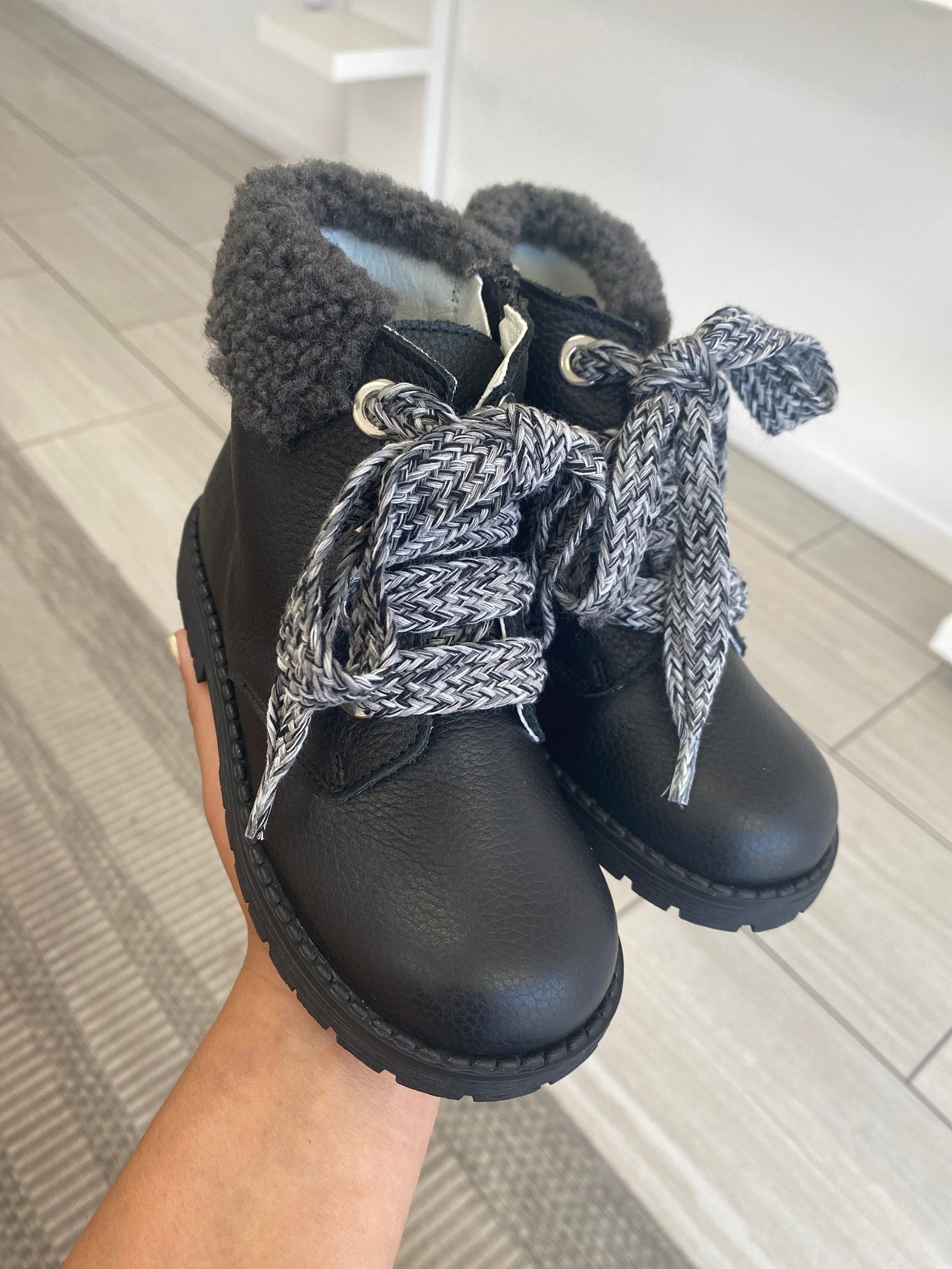 Andanines Black Sweater Lace Bootie-Tassel Children Shoes