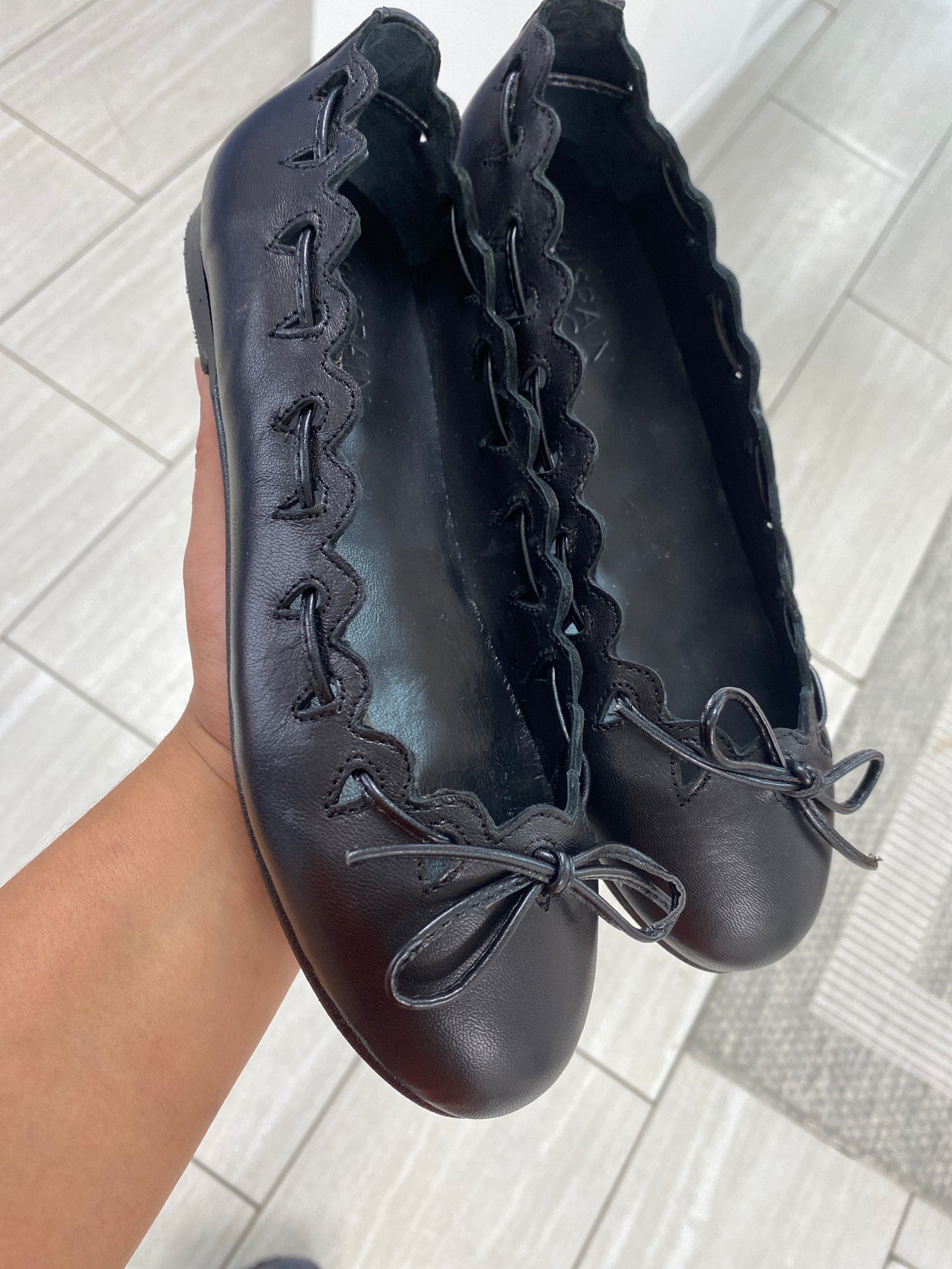 Spain+Co Black Scalloped Bow Ballet-Tassel Children Shoes