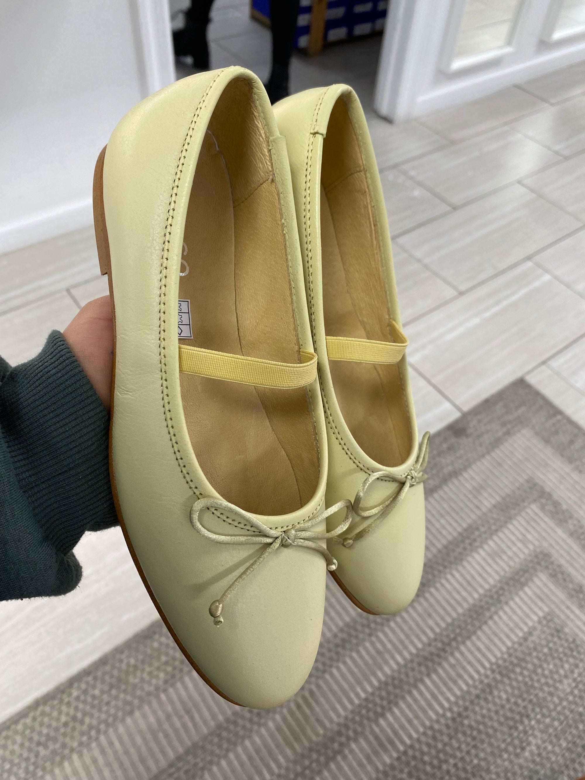 Spain+Co Butter Leather Strap Flat-Tassel Children Shoes