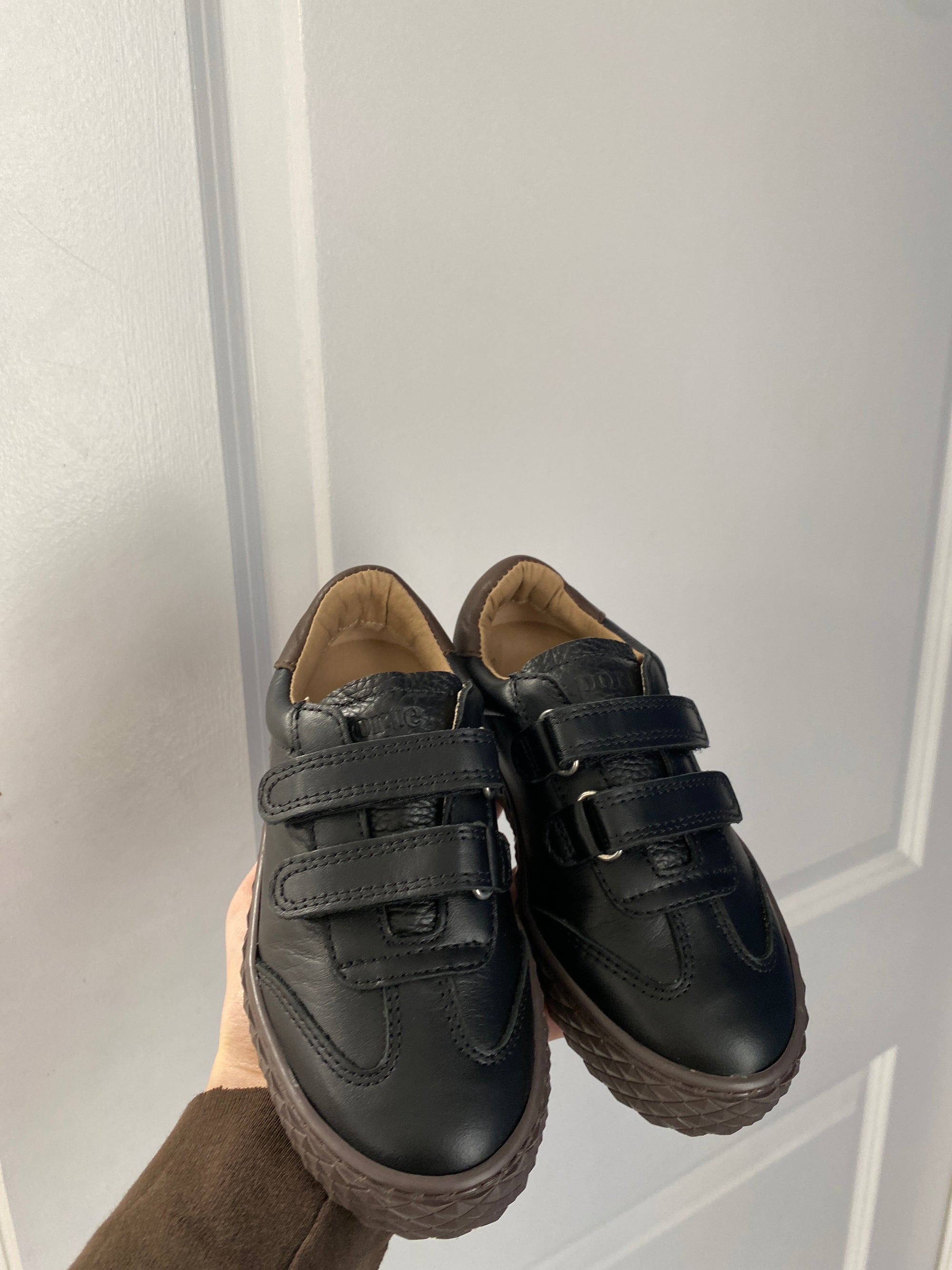 Porte Black Leather Hex Velcro Sneaker-Tassel Children Shoes