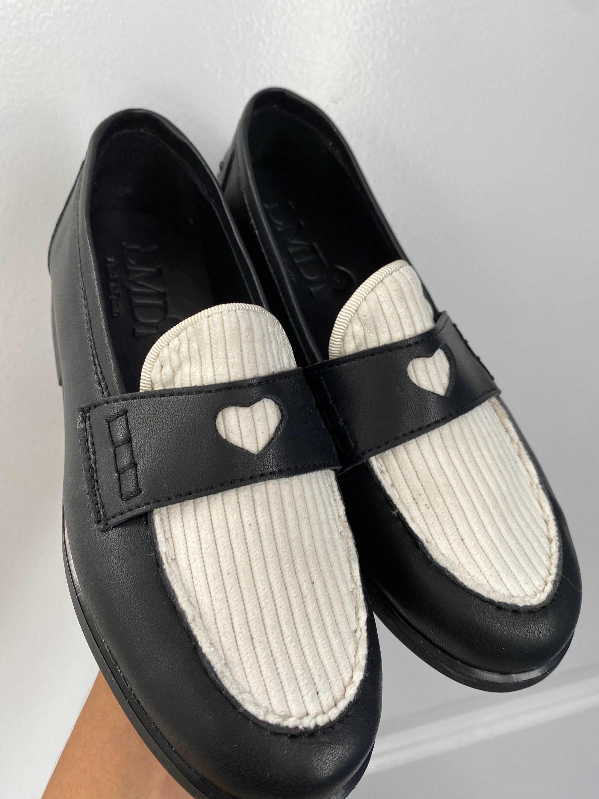 LMDI Black and White Cord Heart Penny Loafer-Tassel Children Shoes