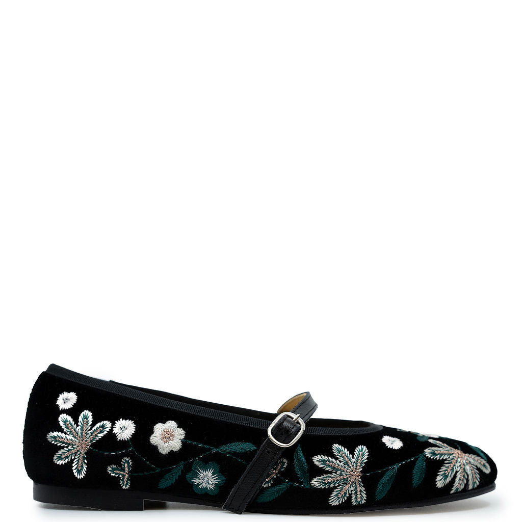 Spain+Co Black Velvet Floral Embroidered Buckle Flat-Tassel Children Shoes