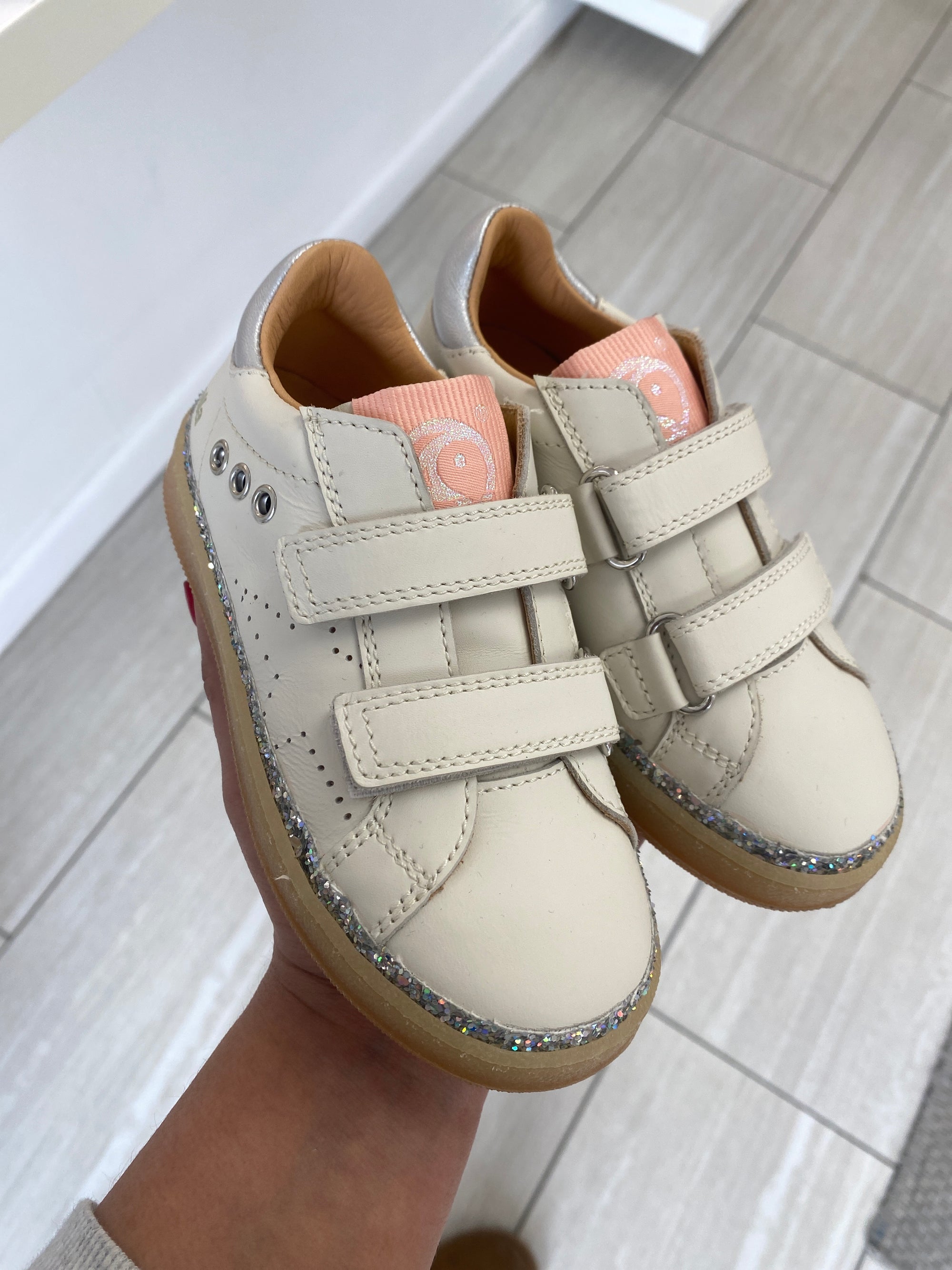 Rondinella Ivory Glitter Ball Star Velcro Sneaker-Tassel Children Shoes