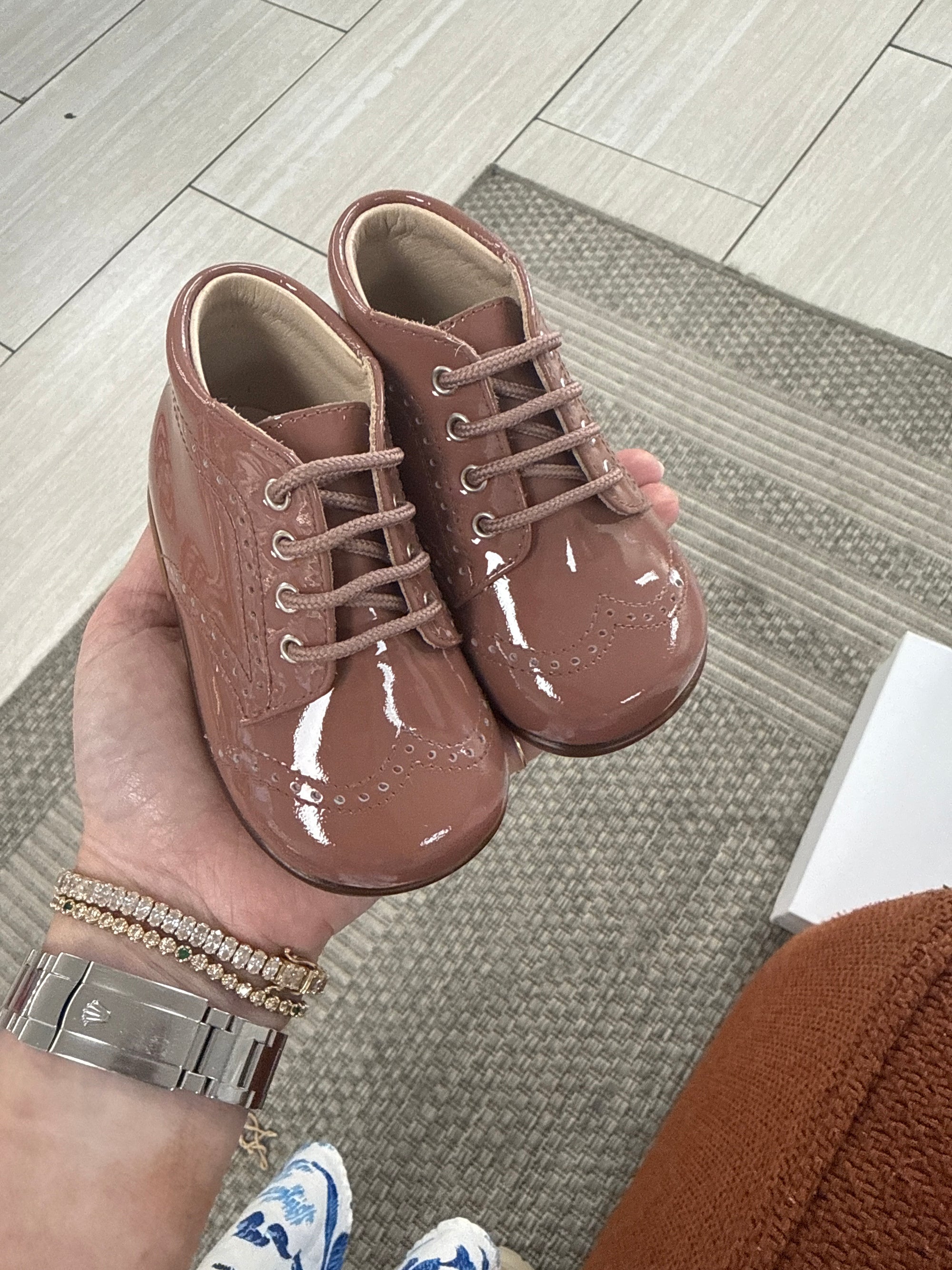 Beberlis Old Pink Patent Wingtip Baby Bootie