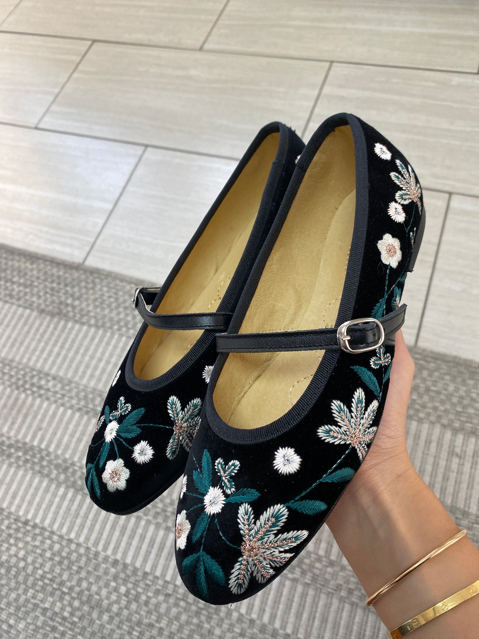 Spain+Co Black Velvet Floral Embroidered Buckle Flat-Tassel Children Shoes