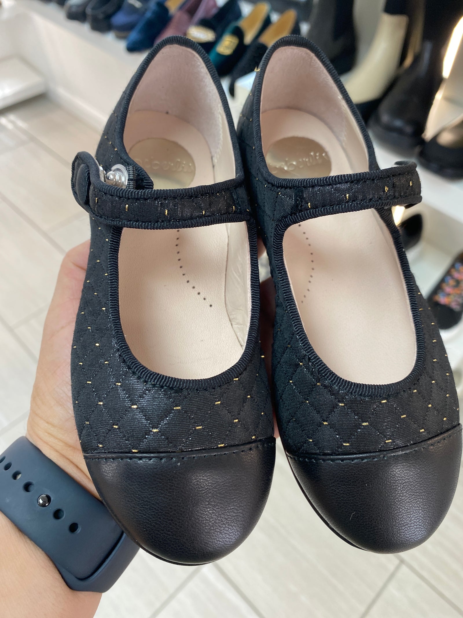 Beberlis Black and Gold Dot Captoe Mary Jane-Tassel Children Shoes