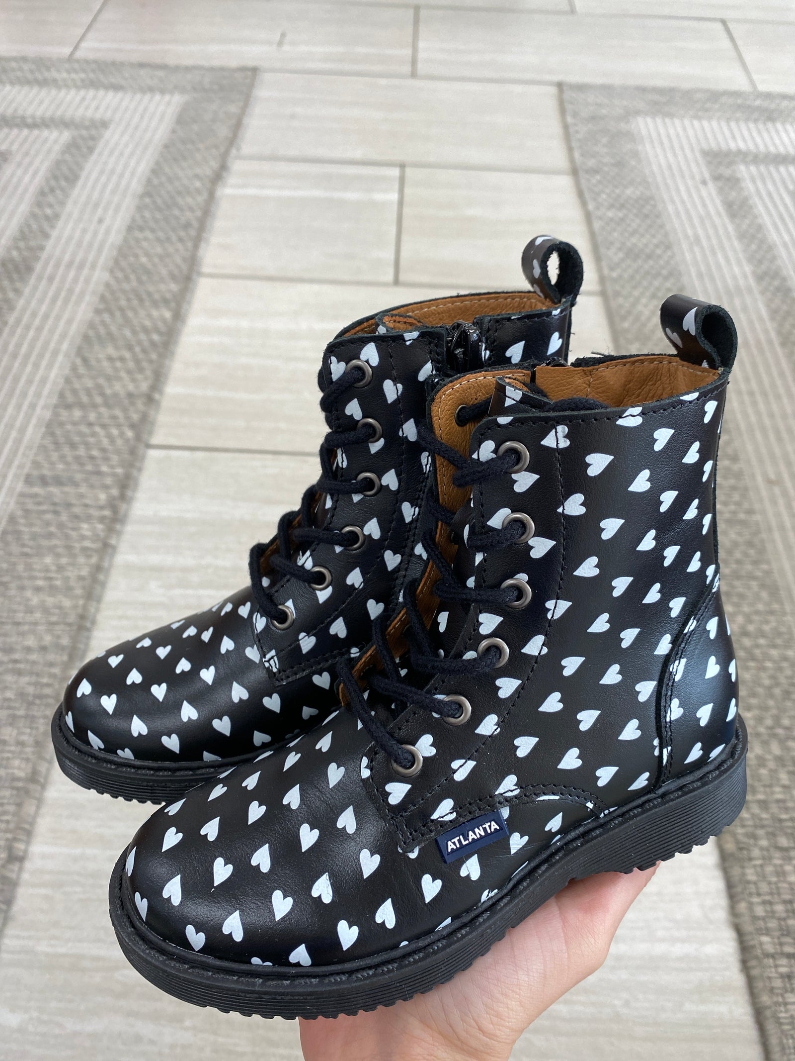 Atlanta Mocassin Black and White Heart Boot-Tassel Children Shoes