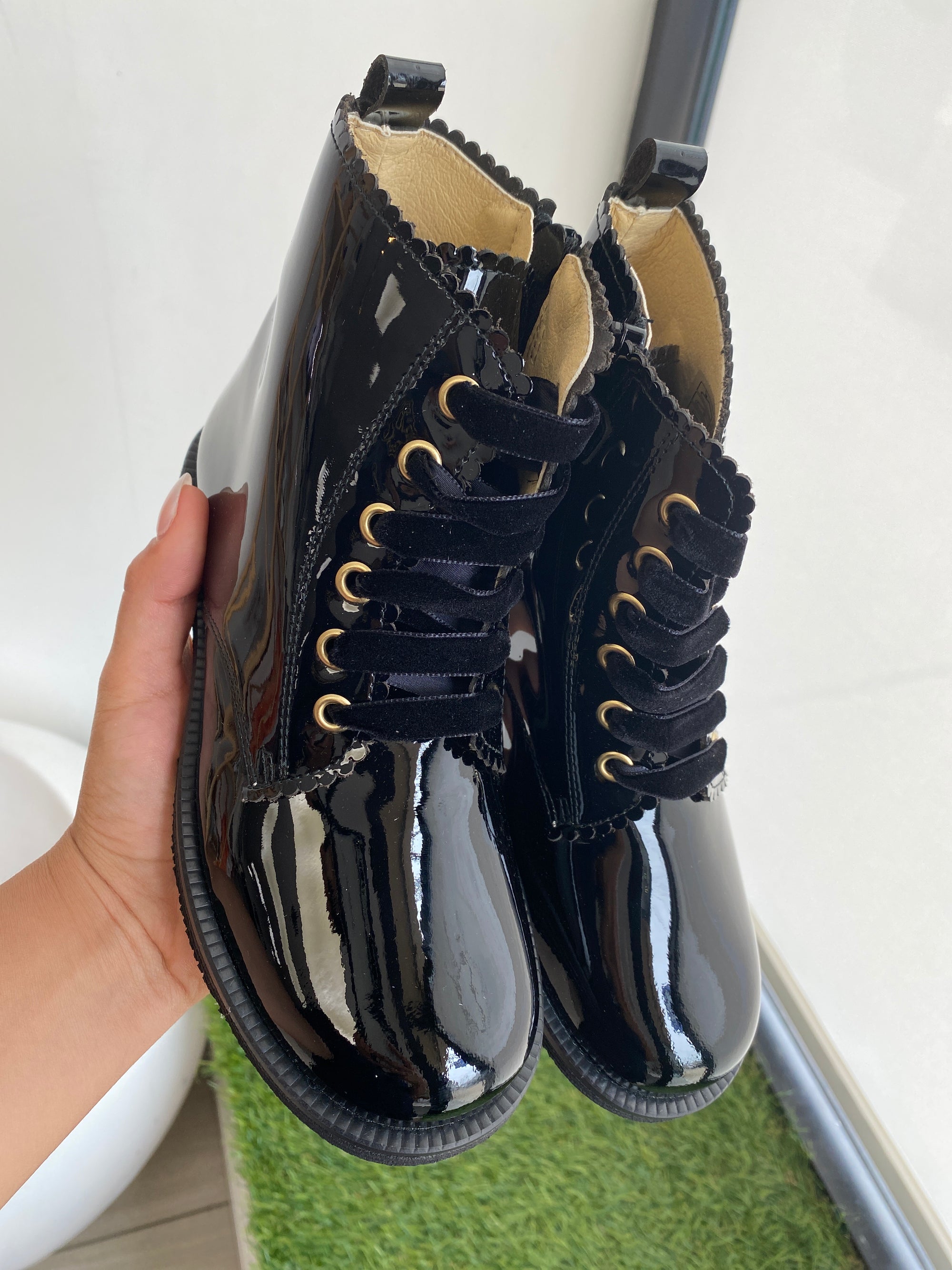 Andanines Black Patent Scalloped Boot-Tassel Children Shoes