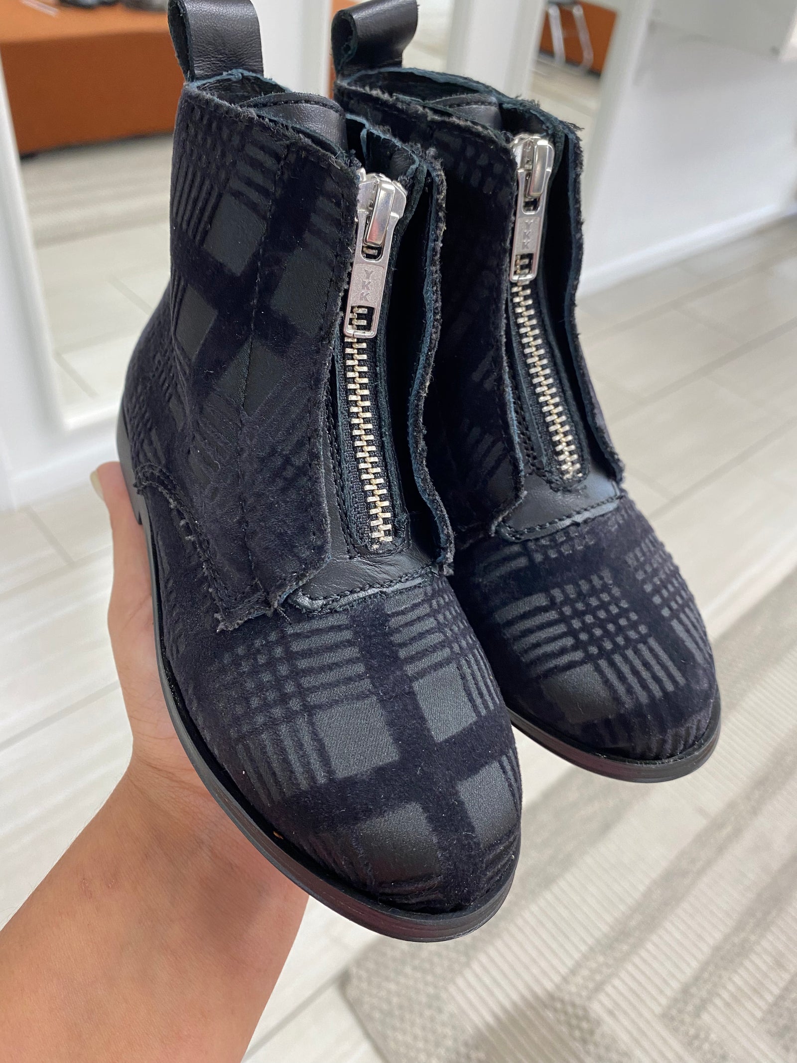 Blublonc Black Plaid Velvet Bootie-Tassel Children Shoes