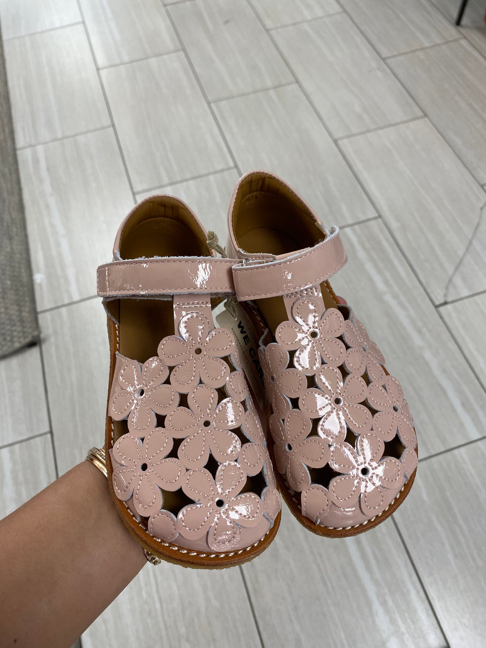 Angulus Rose Patent Flower Cutout Sandal-Tassel Children Shoes