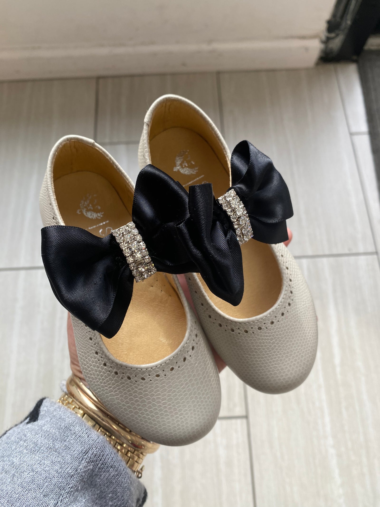 Spain+Co Beige Pebbled Bow Mary Jane-Tassel Children Shoes