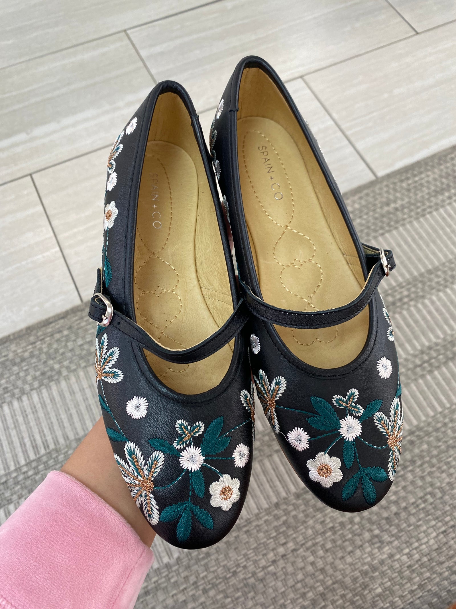 Spain+Co Black Floral Embroidered Strap Flat-Tassel Children Shoes