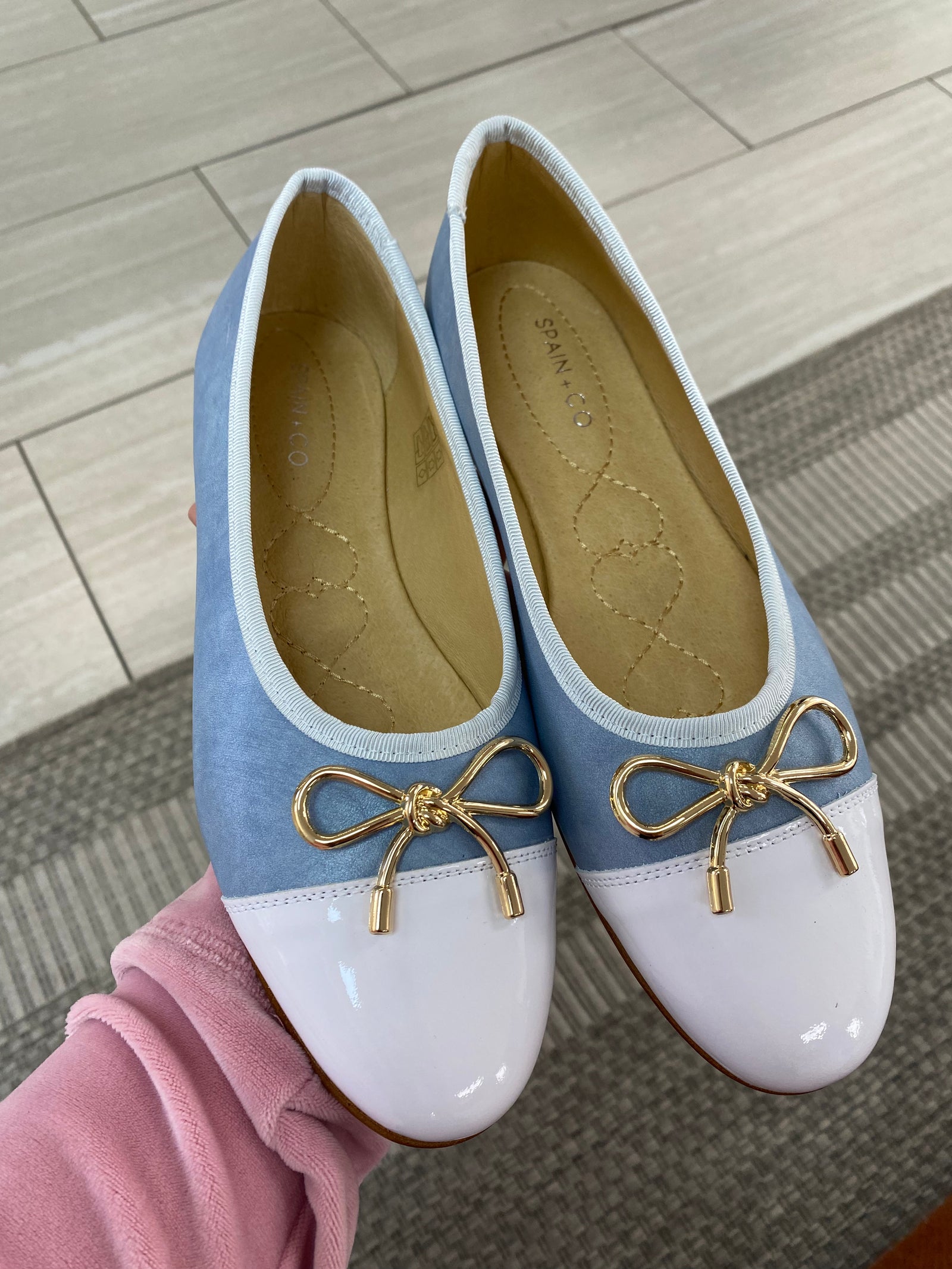 Spain+Co Sky and White Metal Bow Flat-Tassel Children Shoes