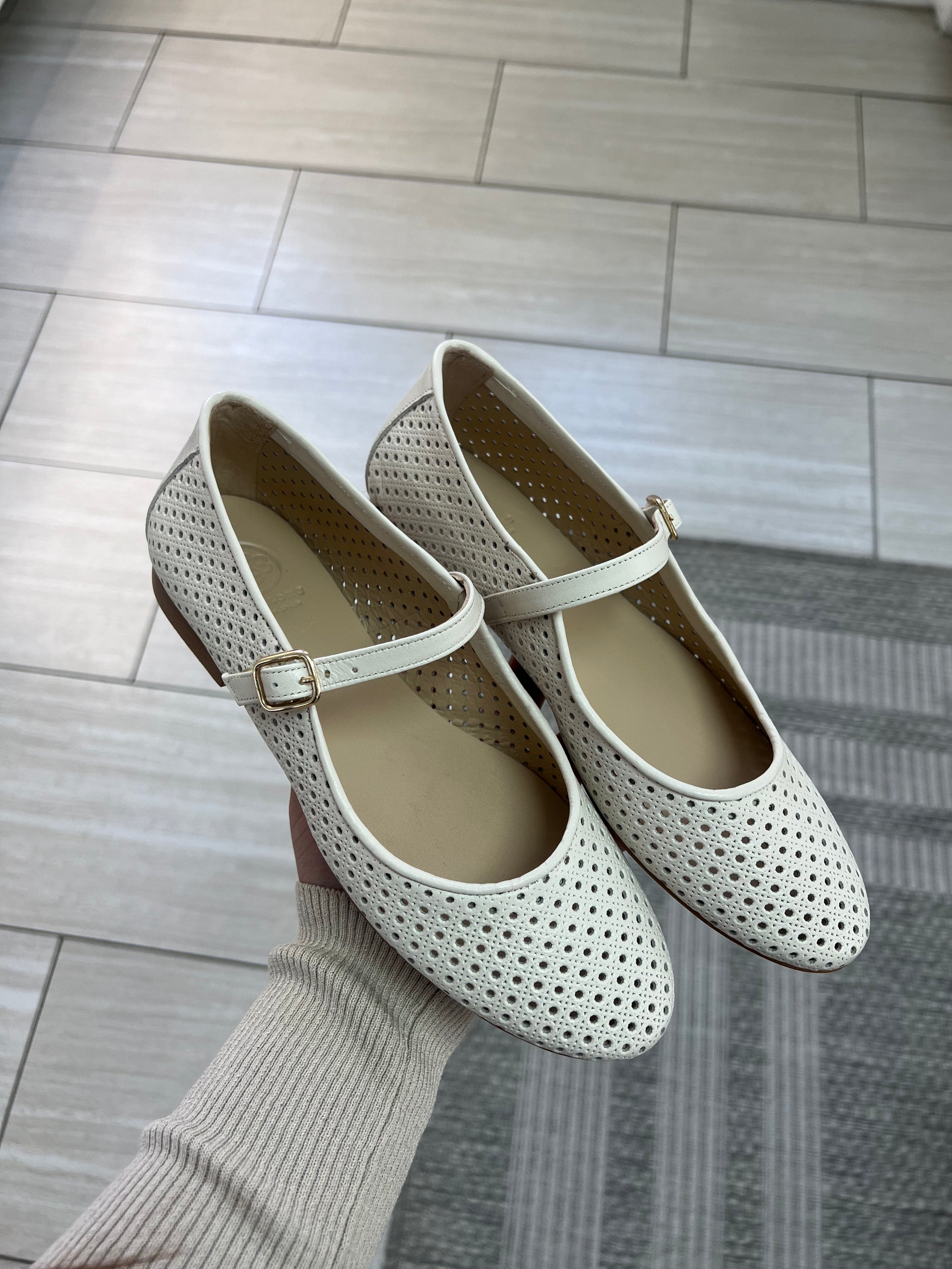 Blublonc Ivory Perforated Mary Jane-Tassel Children Shoes