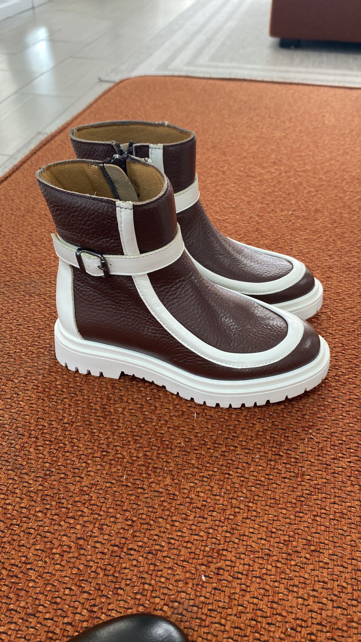 Spain+Co Brown and White Zipper Boot-Tassel Children Shoes